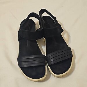 ECCO Sandals Size 39 US 8 Flowt Strappy Flat Black Leather‎ Ankle Strap Vacation